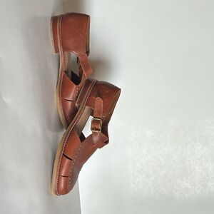 Womens Eddie Bauer leather shoes size 7.5